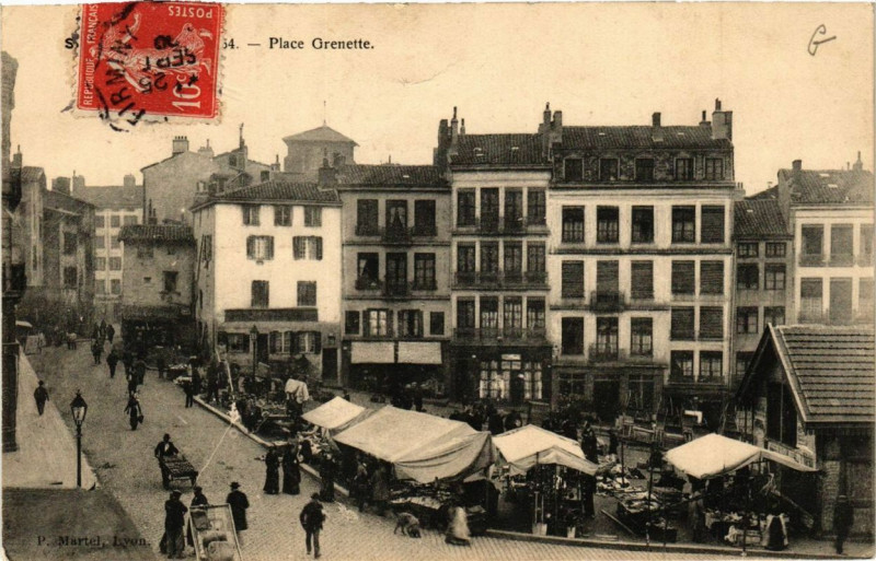 Carte postale ancienne Saint-Etienne Place Grenette