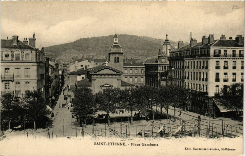 Carte postale ancienne Saint-Etienne Place Gambetta