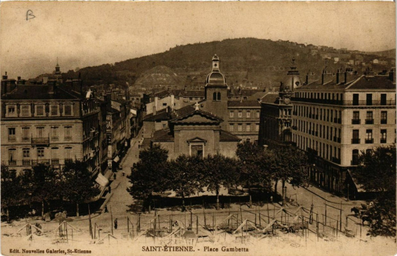 Carte postale ancienne Saint-Etienne Place Gambetta