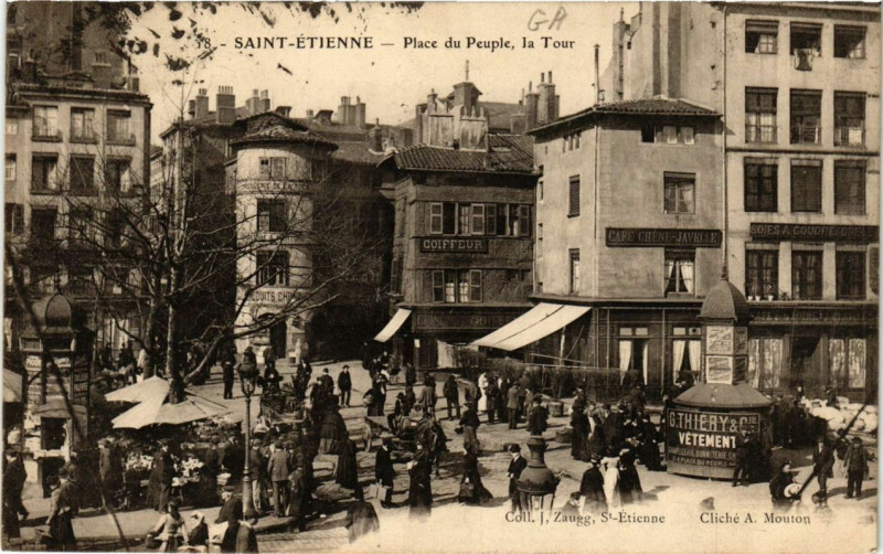 Carte postale ancienne Saint-Etienne Place du Peuple la Tour