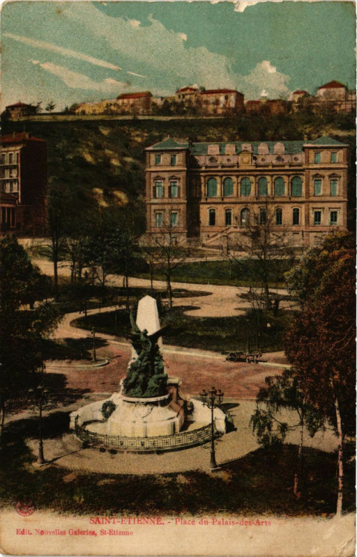 Carte postale ancienne Saint-Etienne Place du Palais des Arts