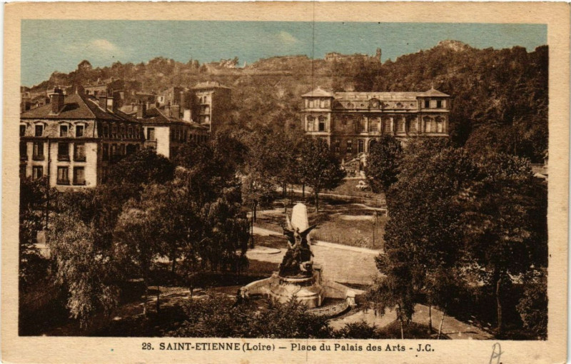 Carte postale ancienne Saint-Etienne Place du palais des Arts