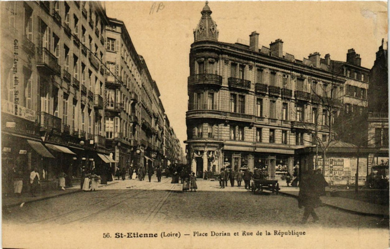 Carte postale ancienne Saint-Etienne Place Dorian et rue de la Republique