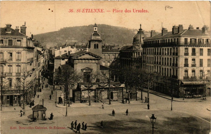 Carte postale ancienne Saint-Etienne Place des Ursules