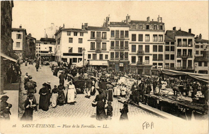 Carte postale ancienne Saint-Etienne Place de la Ferraille