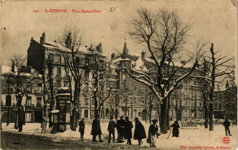 Carte postale ancienne Saint-Etienne Place Badouillere