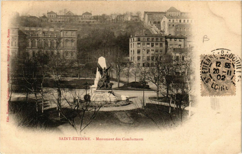 Carte postale ancienne Saint-Etienne Monumant des Combattants