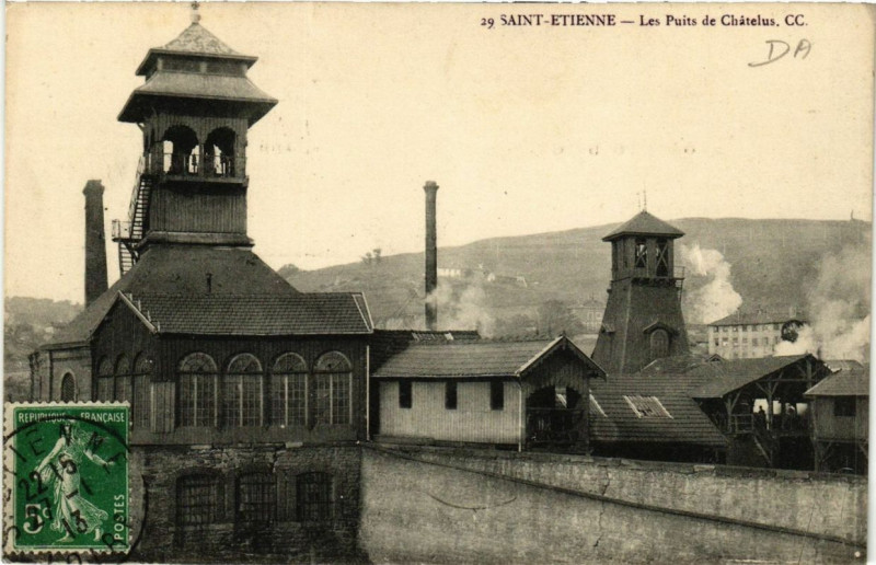 Carte postale ancienne St-Etienne Les Puits de Chatelus à Châtelus