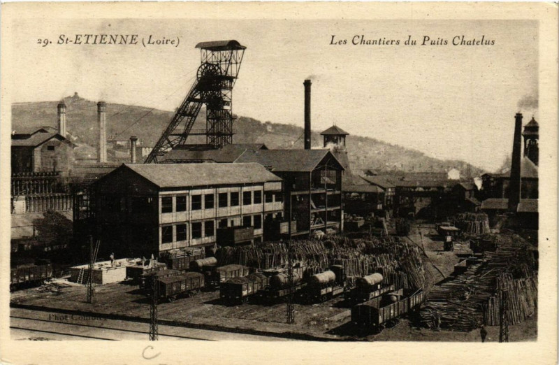 Carte postale ancienne St-Etienne Les Chantiers du Puits Chatelus à Châtelus