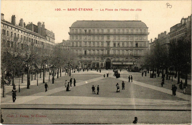 Carte postale ancienne Saint-Etienne La Place de l'Hotel de Ville