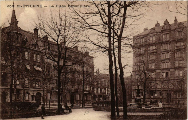 Carte postale ancienne Saint-Etienne La Place Badouillere