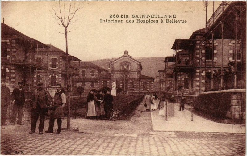 Carte postale ancienne Saint-Etienne Interieur des Hospices a Bellevue