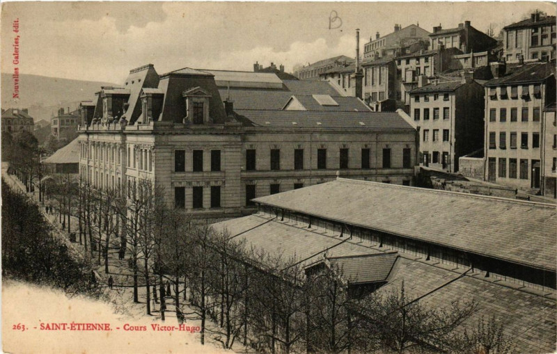 Carte postale ancienne Saint-Etienne Cours Victor Hugo