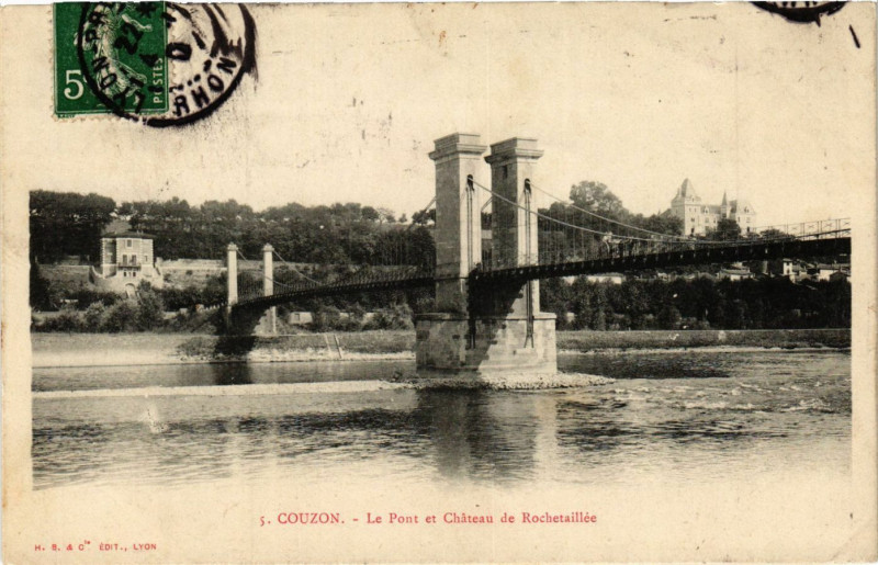 Carte postale ancienne Gouzon - Le Pont et Chateau de Rochetaillee à Roche