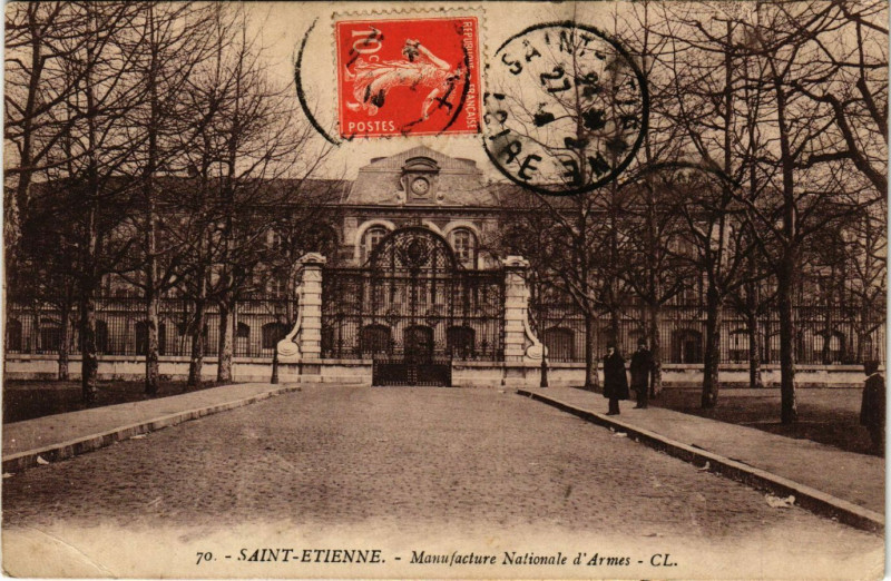 Carte postale ancienne Saint-Etienne - Manufacture Nationale d'Armes à Saint-Étienne