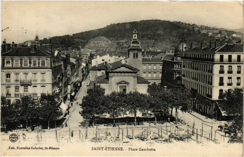 Carte postale ancienne Saint-Etienne - Place Gambetta à Saint-Étienne
