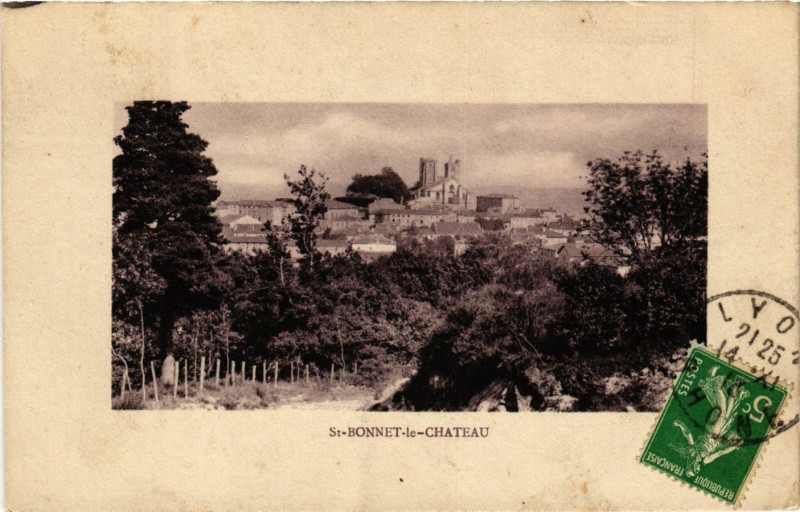 Carte postale ancienne Saint-Bonnet-le-Chateau