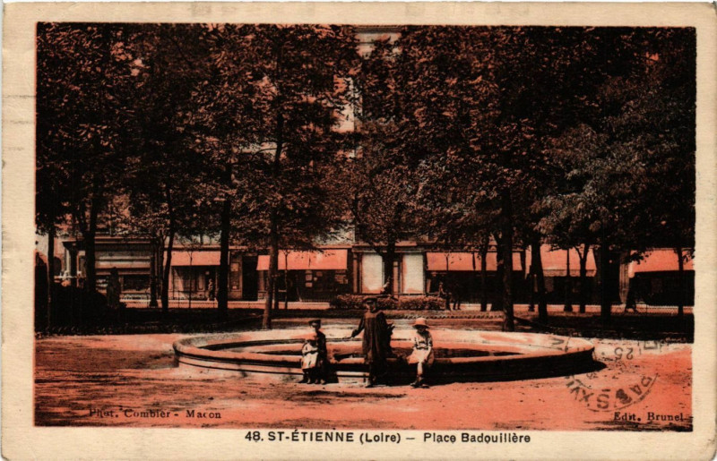 Carte postale ancienne Saint-Etienne - Place Badouillére à Saint-Étienne
