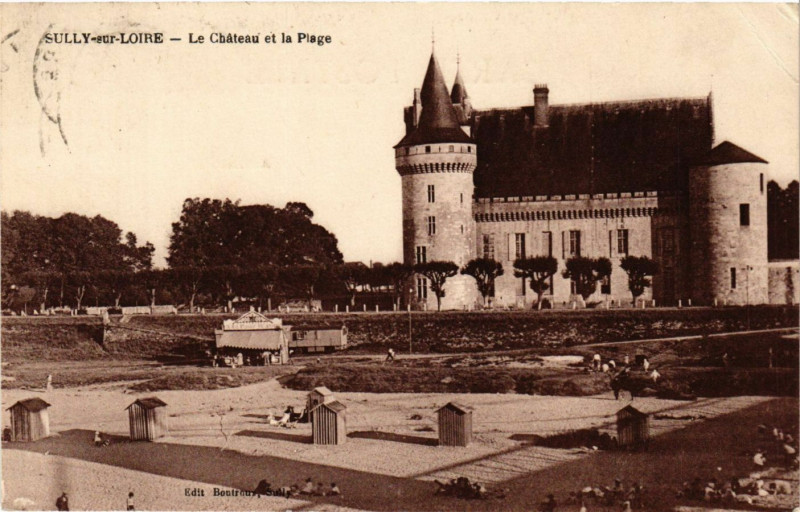 Carte postale ancienne Sully-sur-Loire - Le Chateau et la Plage