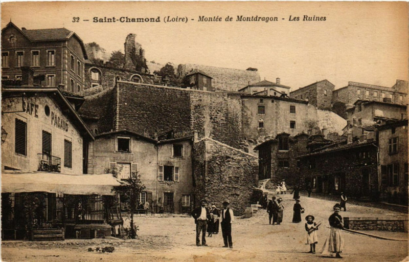 Carte postale ancienne Saint-Chamond - Montée de Montdragon - Les Ruines à Saint-Chamond