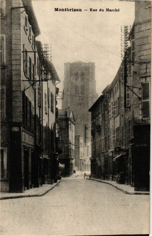 Carte postale ancienne Montbrison - Rue du Marché à Montbrison