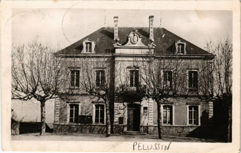 Carte postale ancienne Pelussin - La Mairie à Pélussin