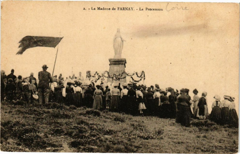 Carte postale ancienne La Madone de Farnay - La Procession à Farnay