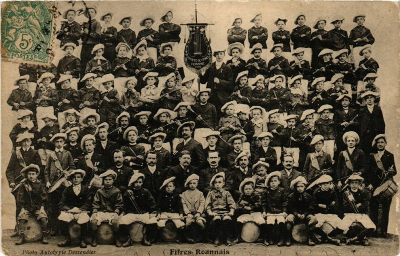 Carte postale ancienne Fifres ROANNEis à Roanne
