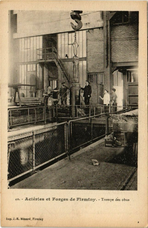 Carte postale ancienne Acieries et Forges de Firminy - Tzrempe des obus à Firminy