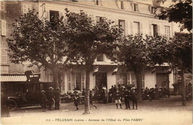 Carte postale ancienne Pelussin - Annexe de l'Hotel du Pilat Fabry à Pélussin