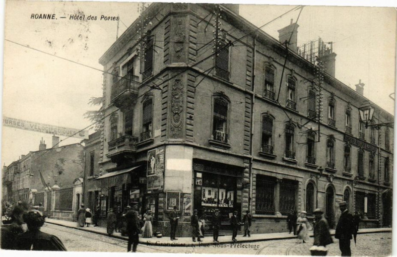 Carte postale ancienne Roanne - Hotel des Postes à Roanne