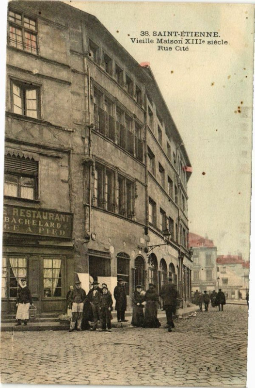 Carte postale ancienne Saint-Etienne - Vieille Maison Xiii siécle - Rue Cité à Saint-Étienne