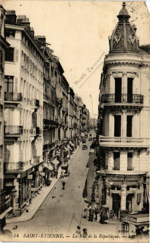 Carte postale ancienne Saint-Etienne - La Rue de la République à Saint-Étienne