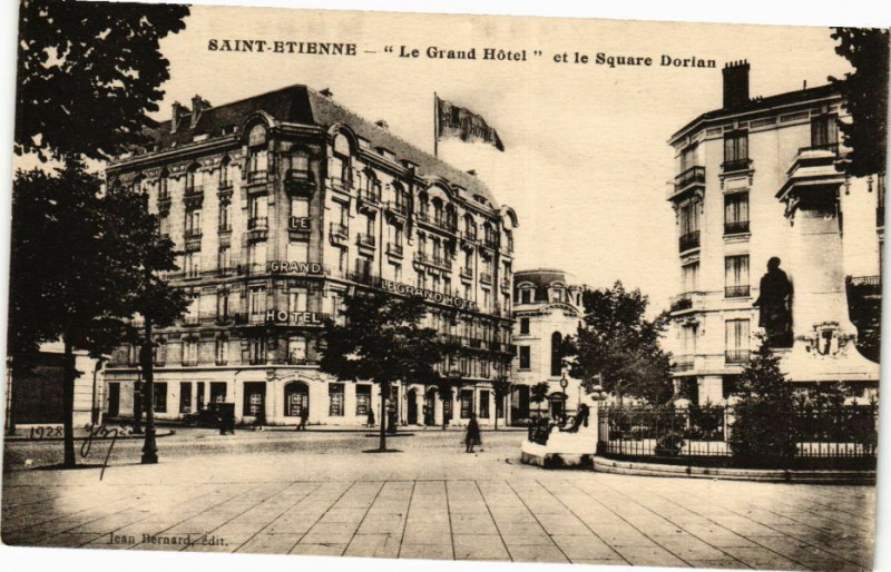 Carte postale ancienne Saint-Etienne - Le Grand Hotel  et le Square Dorian à Saint-Étienne