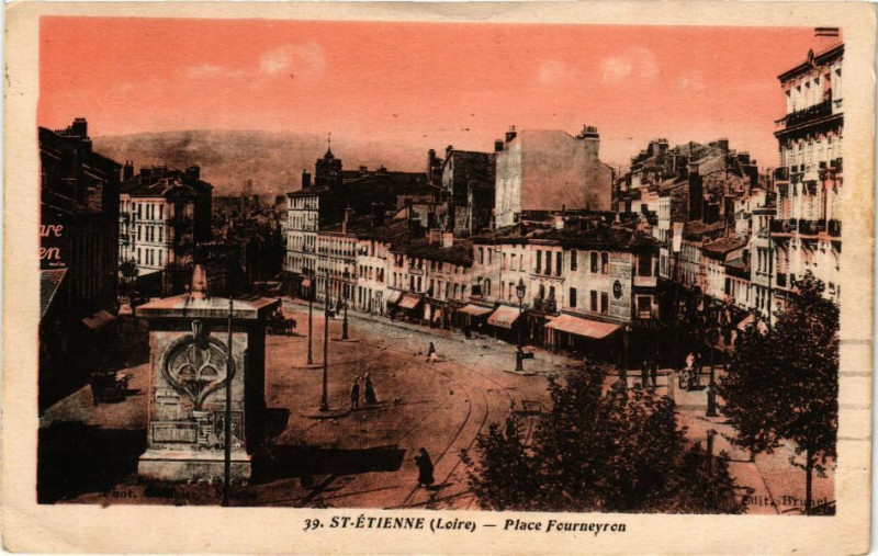 Carte postale ancienne Saint-Etienne - Place Fourneyren à Saint-Étienne