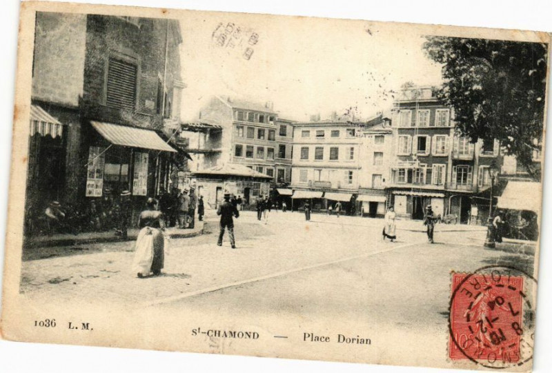 Carte postale ancienne Saint-Chamond - Place Dorian à Saint-Chamond