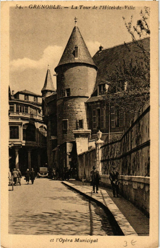 Carte postale ancienne Grenoble - La Tour de l'Hotel-de-Ville et l'Opéra Municipal à Grenoble