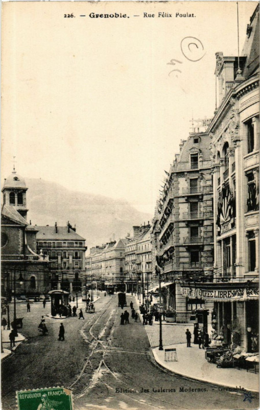 Carte postale ancienne Grenoble - Rue Félix Poulat à Grenoble