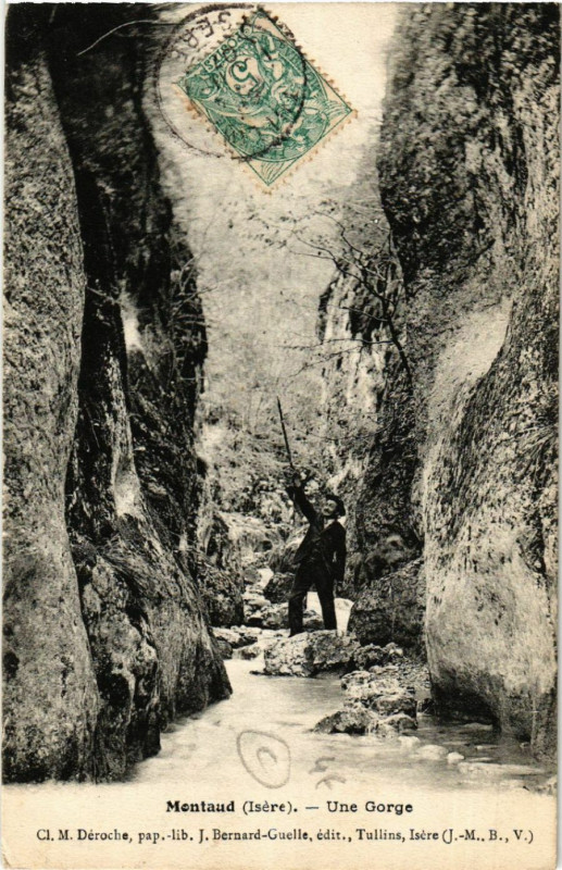 Carte postale ancienne Montaud - Une Gorge à Montaud