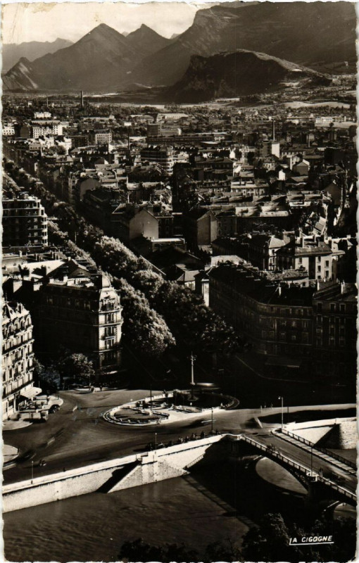 Carte postale ancienne Grenoble - Vue générale - Place de la Bastille à Grenoble