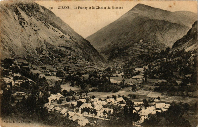 Carte postale ancienne Le Freney-d'Oisans - Oisans - Le Freney et le Clocher de Mizoens au Freney-d'Oisans