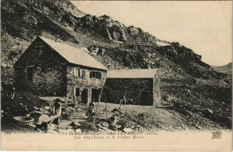 Carte postale ancienne Env. D'ALLEVARDs-les-Bains - Les Sept-Laux et le Chalet à Allevard