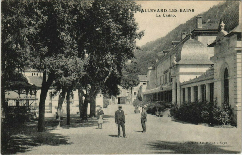 Carte postale ancienne Allevard-les-Bains - Le Casino à Allevard