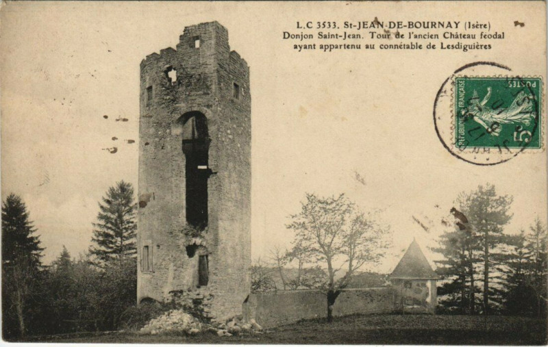 Carte postale ancienne Saint-Jean de Bournay - Donjon Saint-Jean à Saint-Jean-de-Bournay
