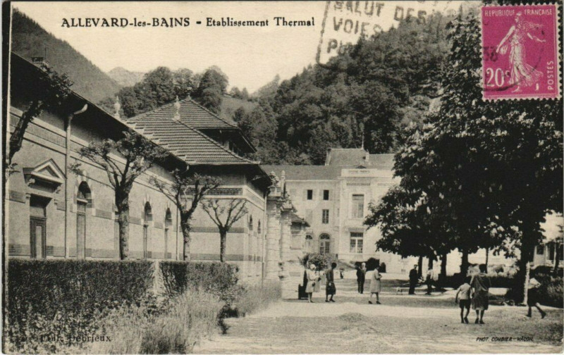 Carte postale ancienne Allevard-les-Bains - Etablissement Thermal à Allevard