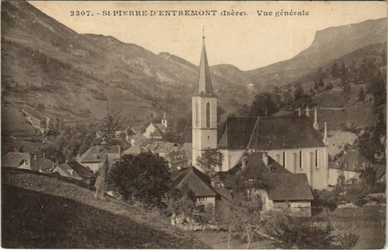Carte postale ancienne Saint-Pierre D'Enteremont - Vue générale