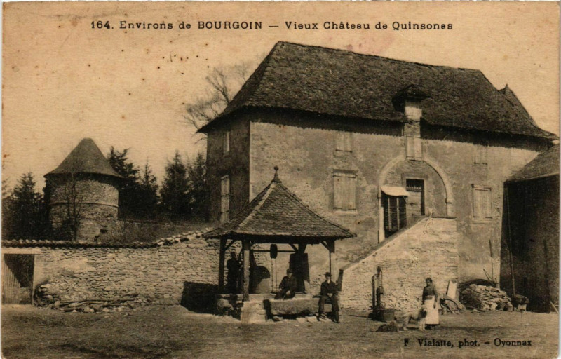 Carte postale ancienne Vieux Chateau de Quinsonas - Environs de Bourgoin France
