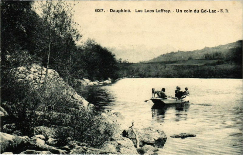 Carte postale ancienne Les Lacs Laffrey - Un Coin du Gd-Lac France à Laffrey