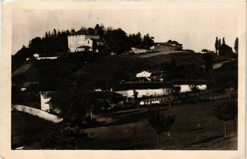 Carte postale ancienne Diemoz - Quartier des Vignes et Maison de Repos France à Diémoz