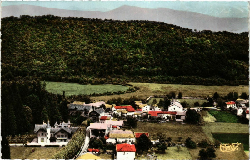Carte postale ancienne Champagnier - Vue Panoramique - A Gauche le Chateau France à Champagnier